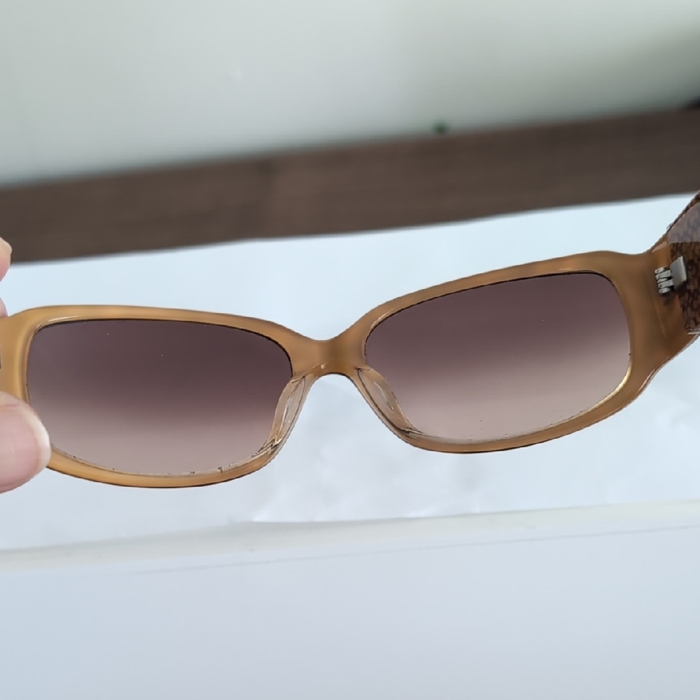 Coach KERI S (464) Tortoiseshell Gradient Women's Sunglasses - Picture 7 of 7